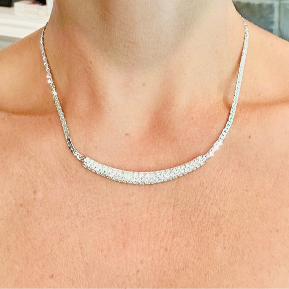 ✨Swarovski Necklace✨ - Picture 2 of 5